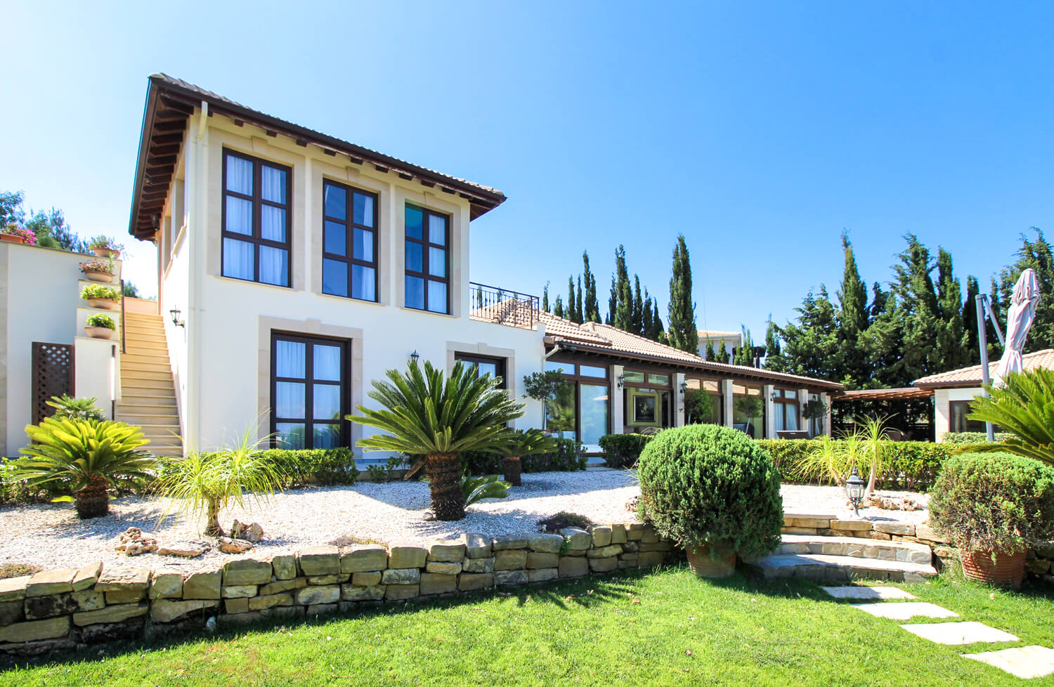 Долгосрочная аренда виллы на курорте Афродита Хиллс, ID-R37 | Taysmond агентство недвижимости на Кипре Thumb