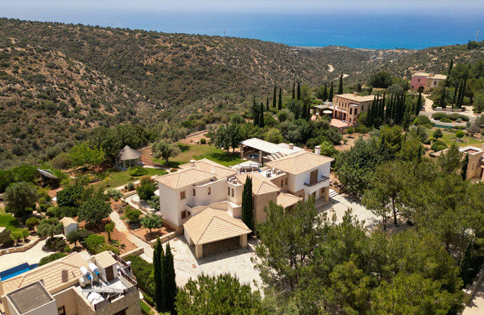 Вилла в аренду на Кипре на гольф курорте Афродита Хиллс, ID-R31 | Агентство недвижимости на Кипре Taysmond Thumb